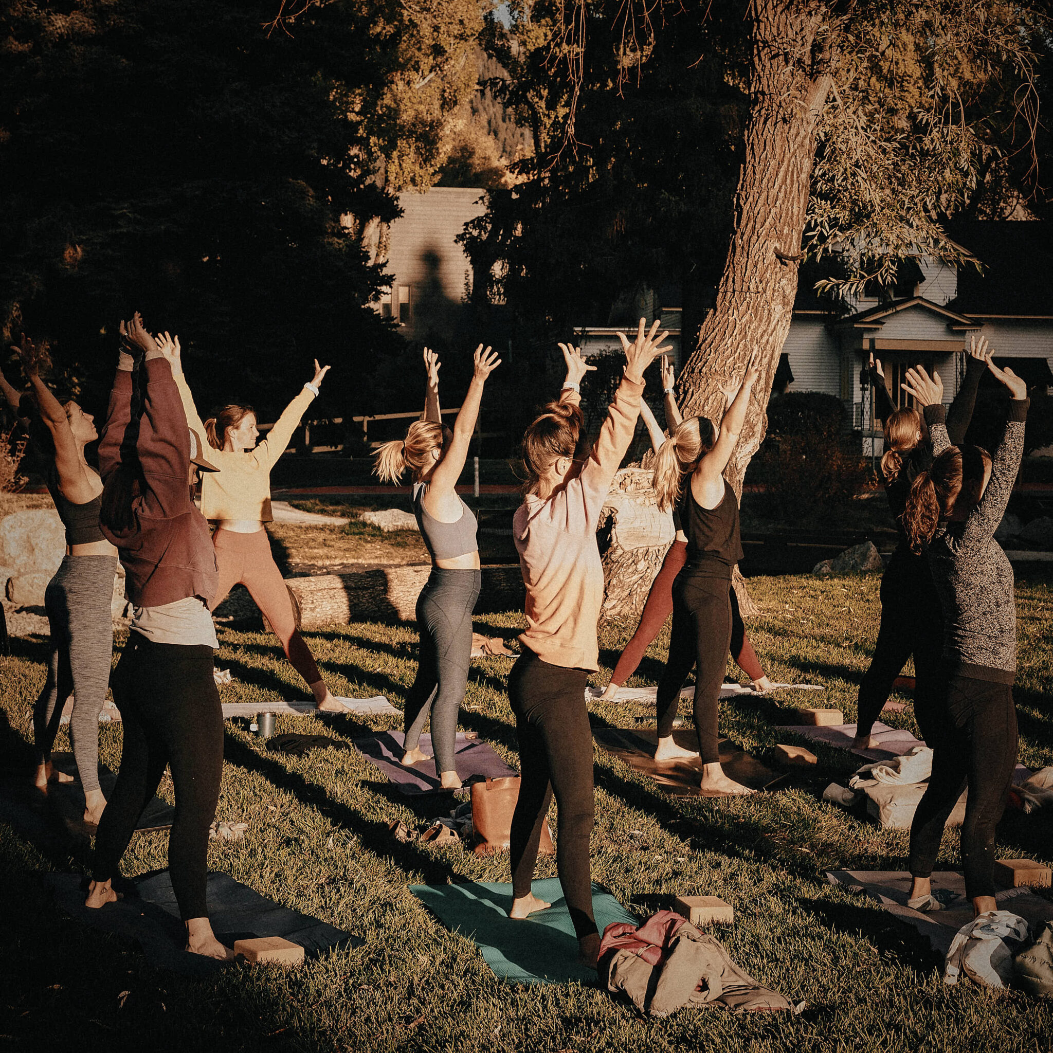 Power Flow & Soft Yin Joogaa kesäsunnuntaisin Kokemäellä.